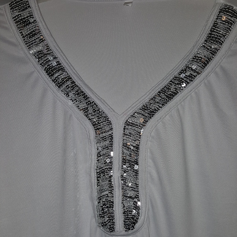 Cute blouse - Picture 3 of 5